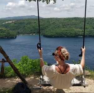 Meet your Posher, Iris